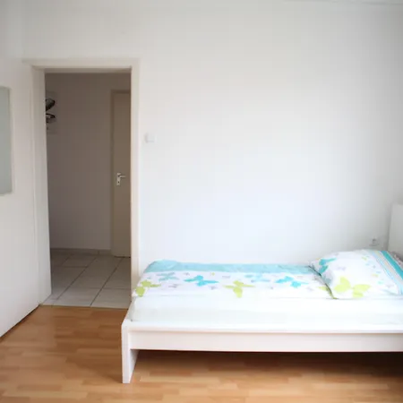 White House Ehrenfeld Apartament