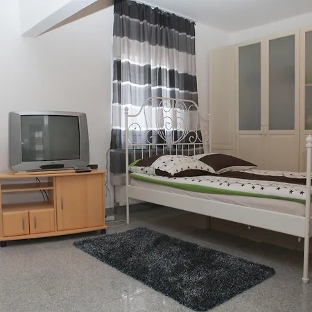 White House Ehrenfeld Appartement