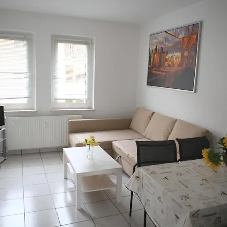 White House Ehrenfeld Apartment *